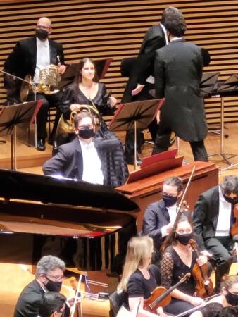 Minas Gerais Hall - Handel Cecilio - Hammond Organ - Model D-152 & Leslie 900 / Symphony No 3 in C minor, Op 78, 'Organ' By Charles-Camille Saint-Saens (1835–1921). Philharmonic Orchestra of Minas Gerais Minas Gerais Hall. Fabio Mechetti, conductor & Dr. Handel Cecilio, organist